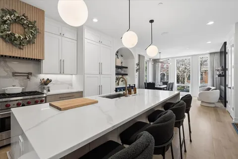 $1,400,000 | 2640 North Bosworth Avenue, Unit 1N, Chicago, IL 60614