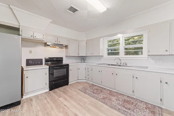 $199,900 | 810 Klaby Meaux Road, Kaplan, LA 70548