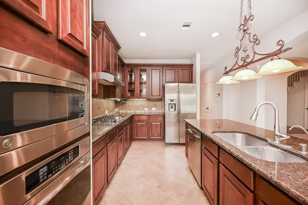 $5,950 | 19 Sandwell Place, Spring, TX 77389