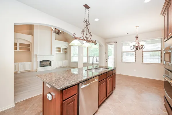 $5,950 | 19 Sandwell Place, Spring, TX 77389