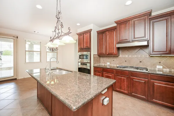 $5,950 | 19 Sandwell Place, Spring, TX 77389