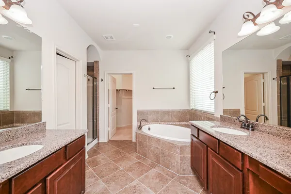 $5,950 | 19 Sandwell Place, Spring, TX 77389