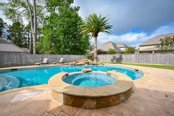 $5,950 | 19 Sandwell Place, Spring, TX 77389