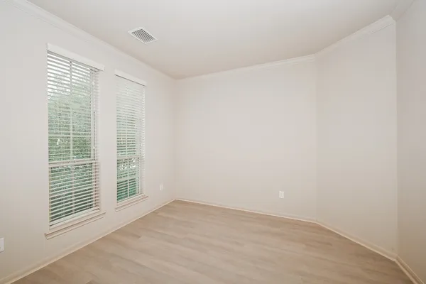 $5,950 | 19 Sandwell Place, Spring, TX 77389