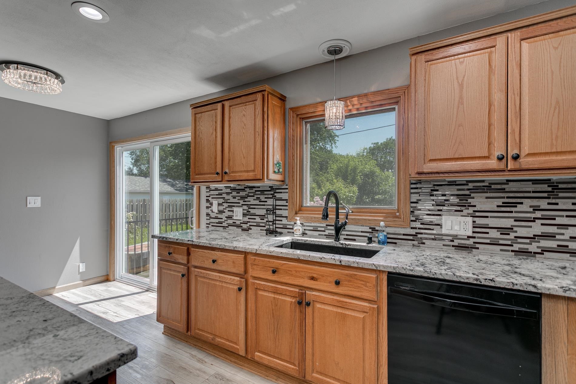 1805 East Marquette Street Appleton, WI 54911 - Photo 6 of 53