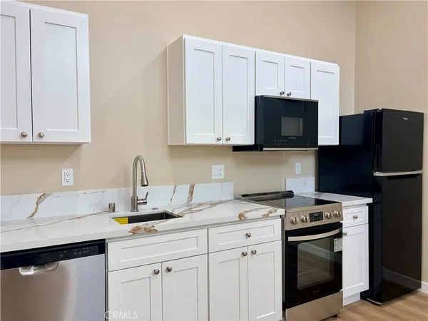 $1,600 | 1464 3rd Street, Unit 2, La Verne, CA 91750