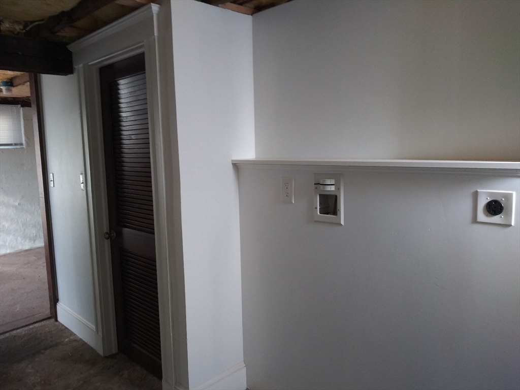 35 Manomet Road Weymouth, MA 02191 - Photo 12 of 24