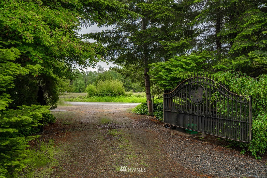 12429 Koeppen Road Southeast Rainier, WA 98576 - Photo 4 of 40 Gallery Image 4
