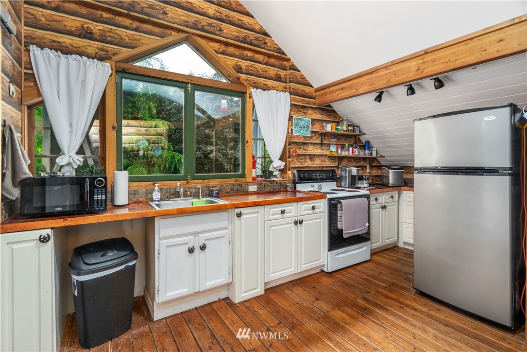 12429 Koeppen Road Southeast Rainier, WA 98576 - Photo 32 of 40 Gallery Image 32