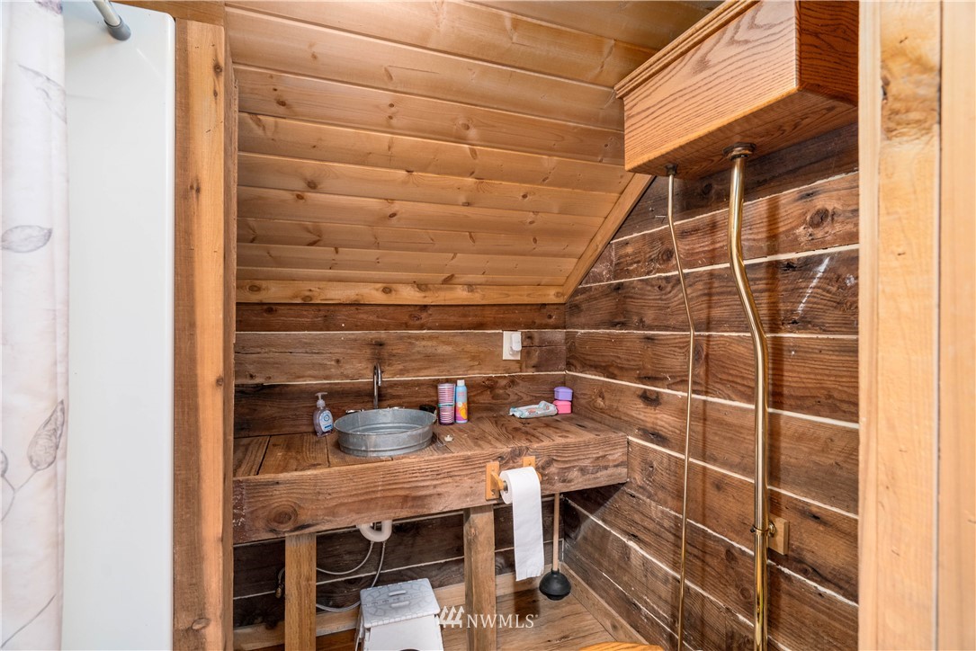 12429 Koeppen Road Southeast Rainier, WA 98576 - Photo 34 of 40 Gallery Image 34