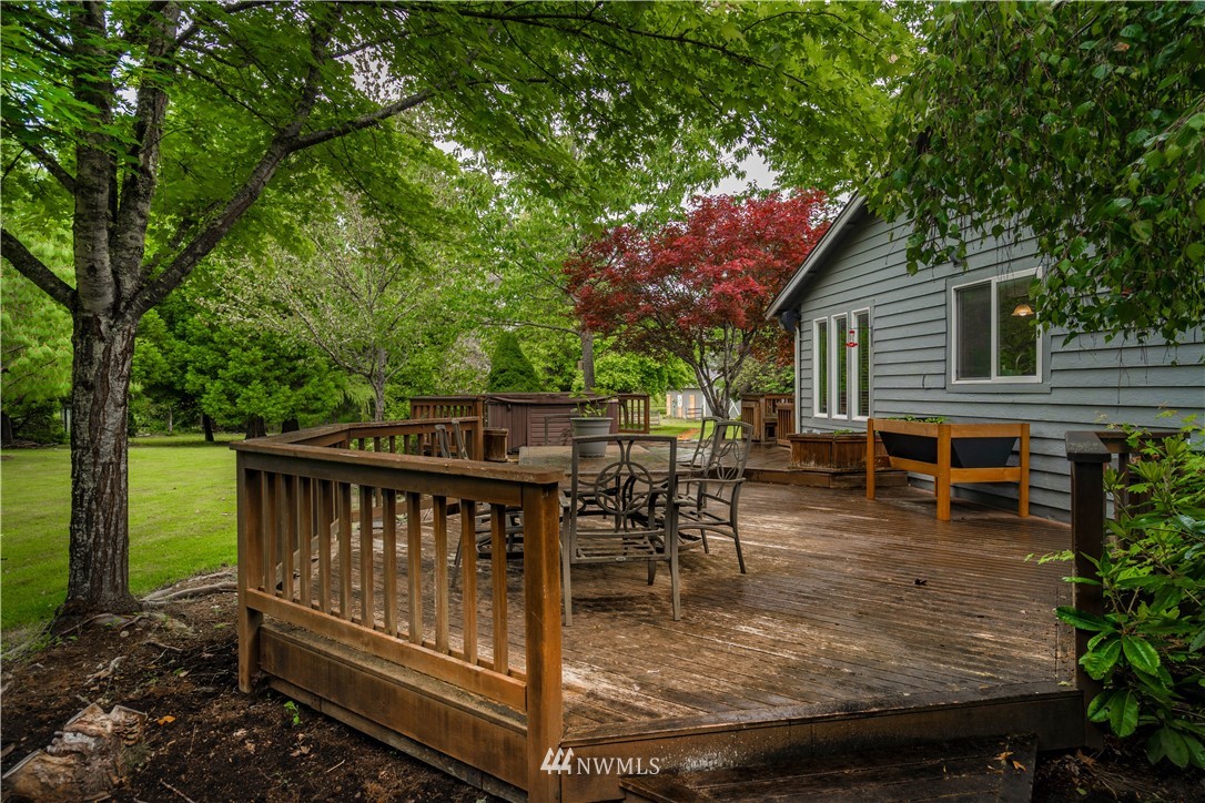 12429 Koeppen Road Southeast Rainier, WA 98576 - Photo 7 of 40 Gallery Image 7