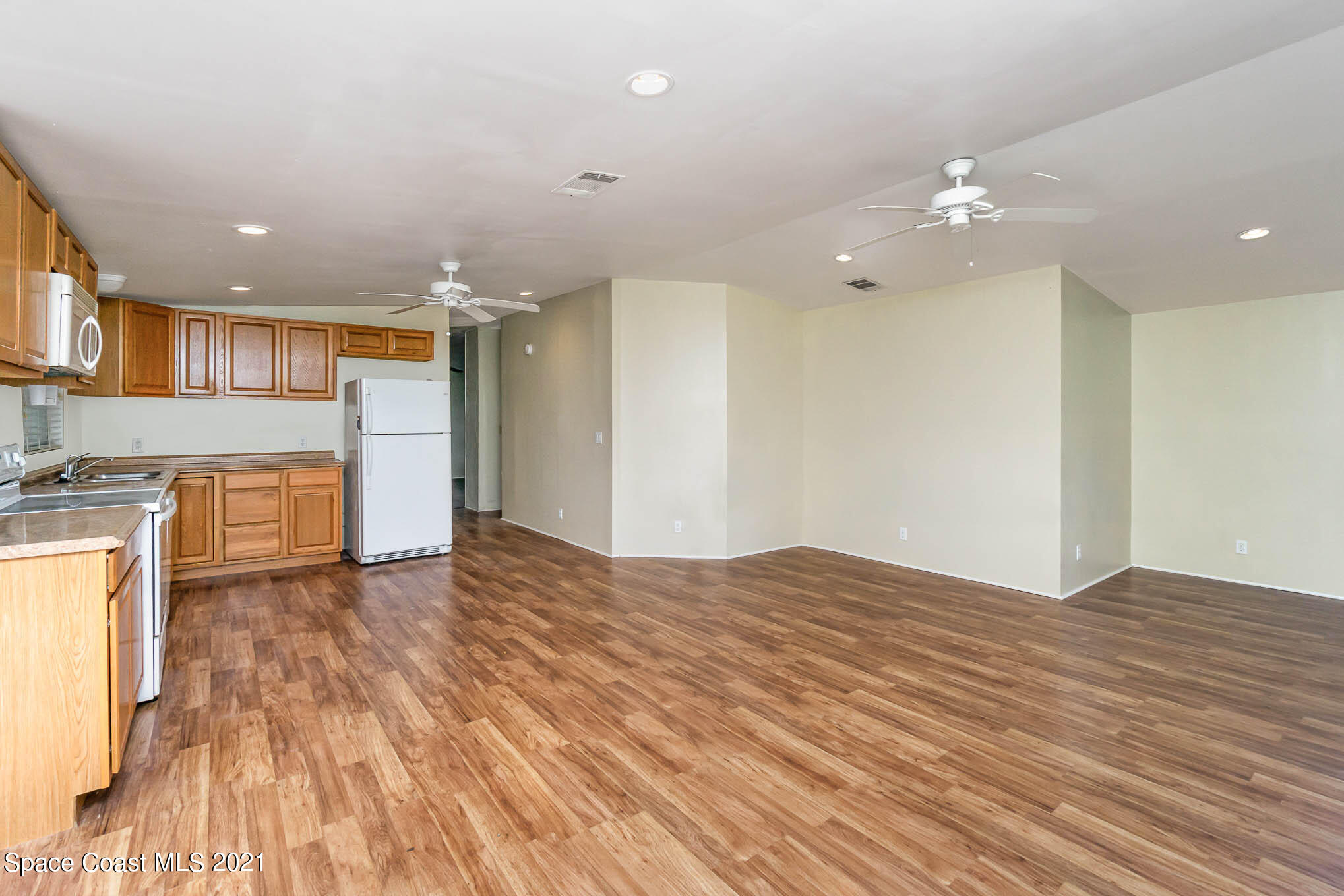7595 Blackhawk Road Sebastian, FL 32976 - Photo 12 of 32 Jones7595BlackhawkPhotoPack_12-Edit