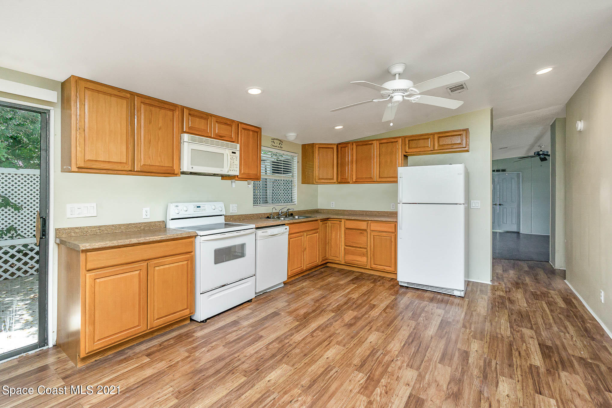 7595 Blackhawk Road Sebastian, FL 32976 - Photo 15 of 32 Jones7595BlackhawkPhotoPack_18-Edit