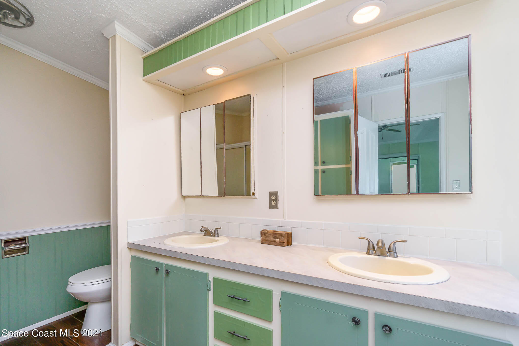 7595 Blackhawk Road Sebastian, FL 32976 - Photo 21 of 32 Jones7595BlackhawkPhotoPack_30-Edit