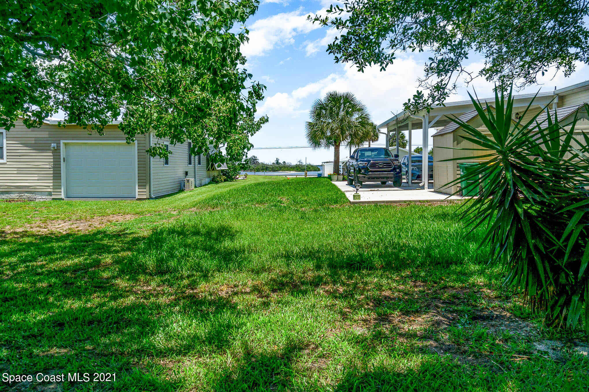 7595 Blackhawk Road Sebastian, FL 32976 - Photo 5 of 32 Jones7595BlackhawkPhotoPack_43-Edit
