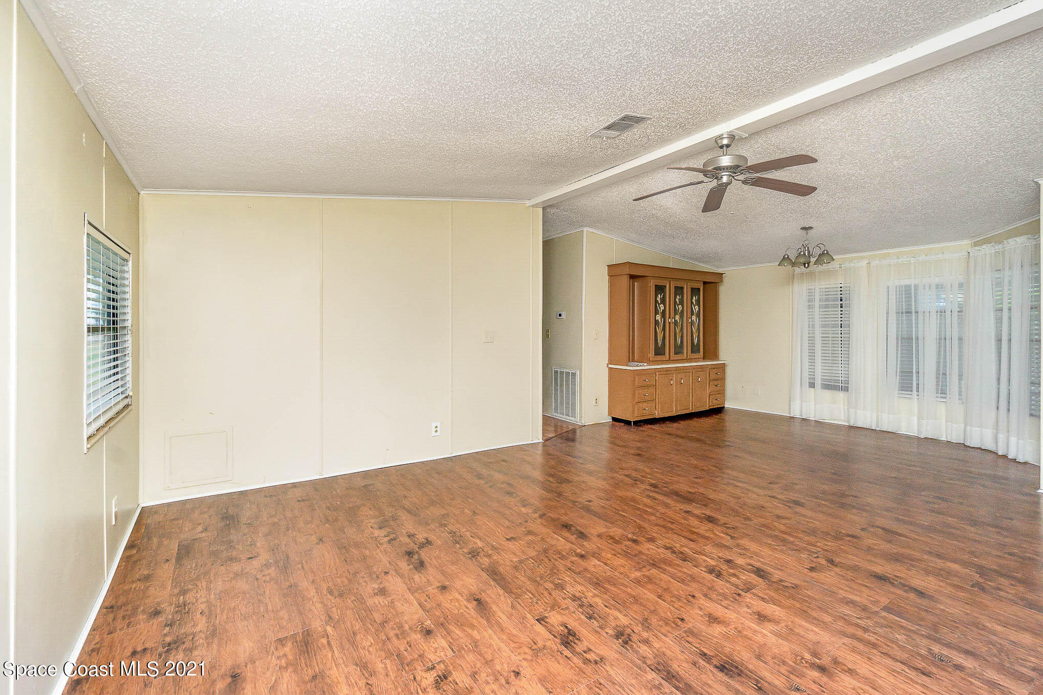 7595 Blackhawk Road Sebastian, FL 32976 - Photo 10 of 32 Jones7595BlackhawkPhotoPack_8-Edit