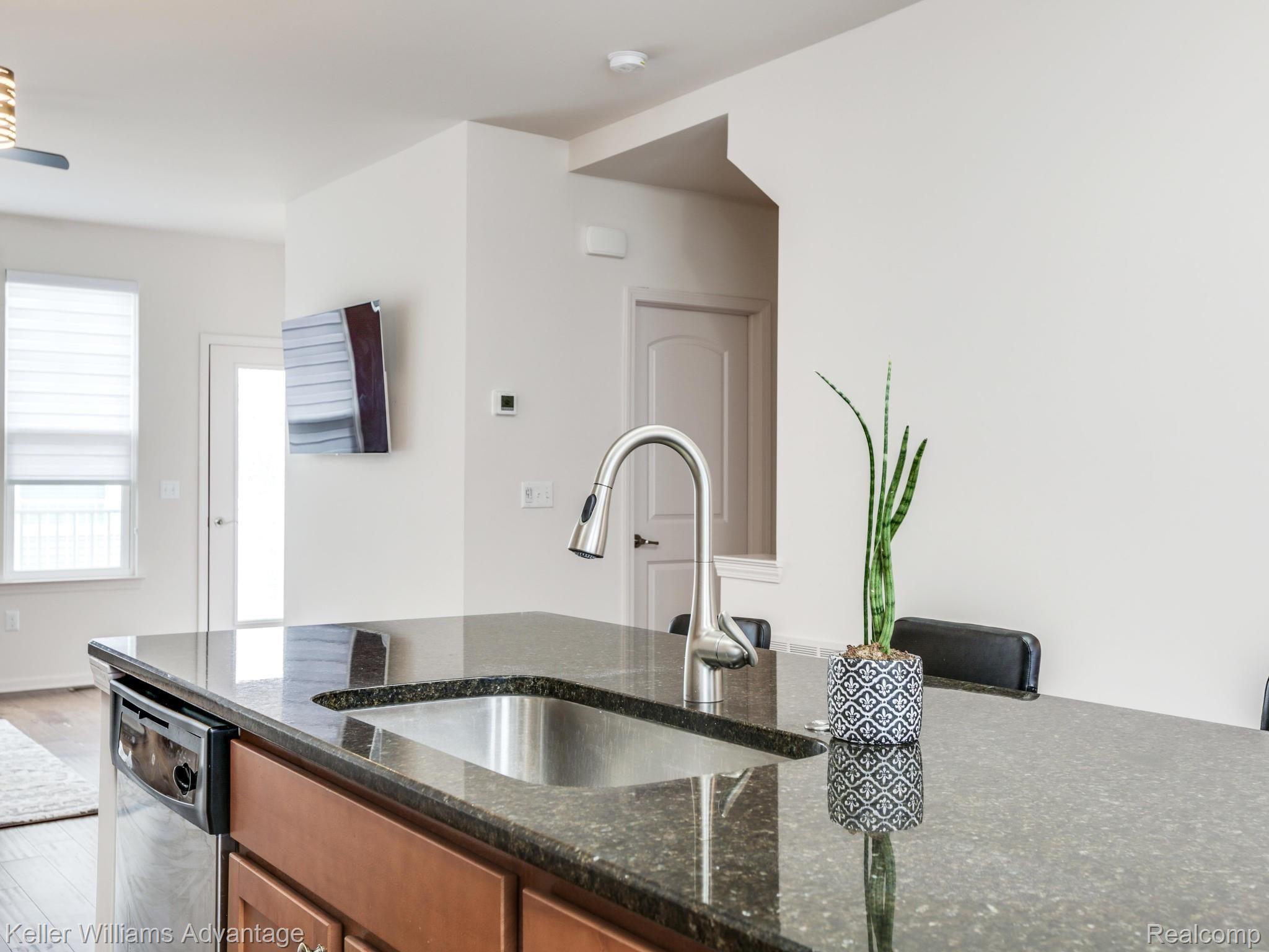 3518 South Rochester Road Royal Oak, MI 48073 - Photo 7 of 36 3518 Rochester Rd Royal Oak MI-012-012-3518 Rochester Road Royal-MLS_Size.jpg