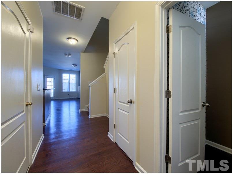 8346 Niayah Way Raleigh, NC 27612 - Photo 3 of 19 Gallery Image 3