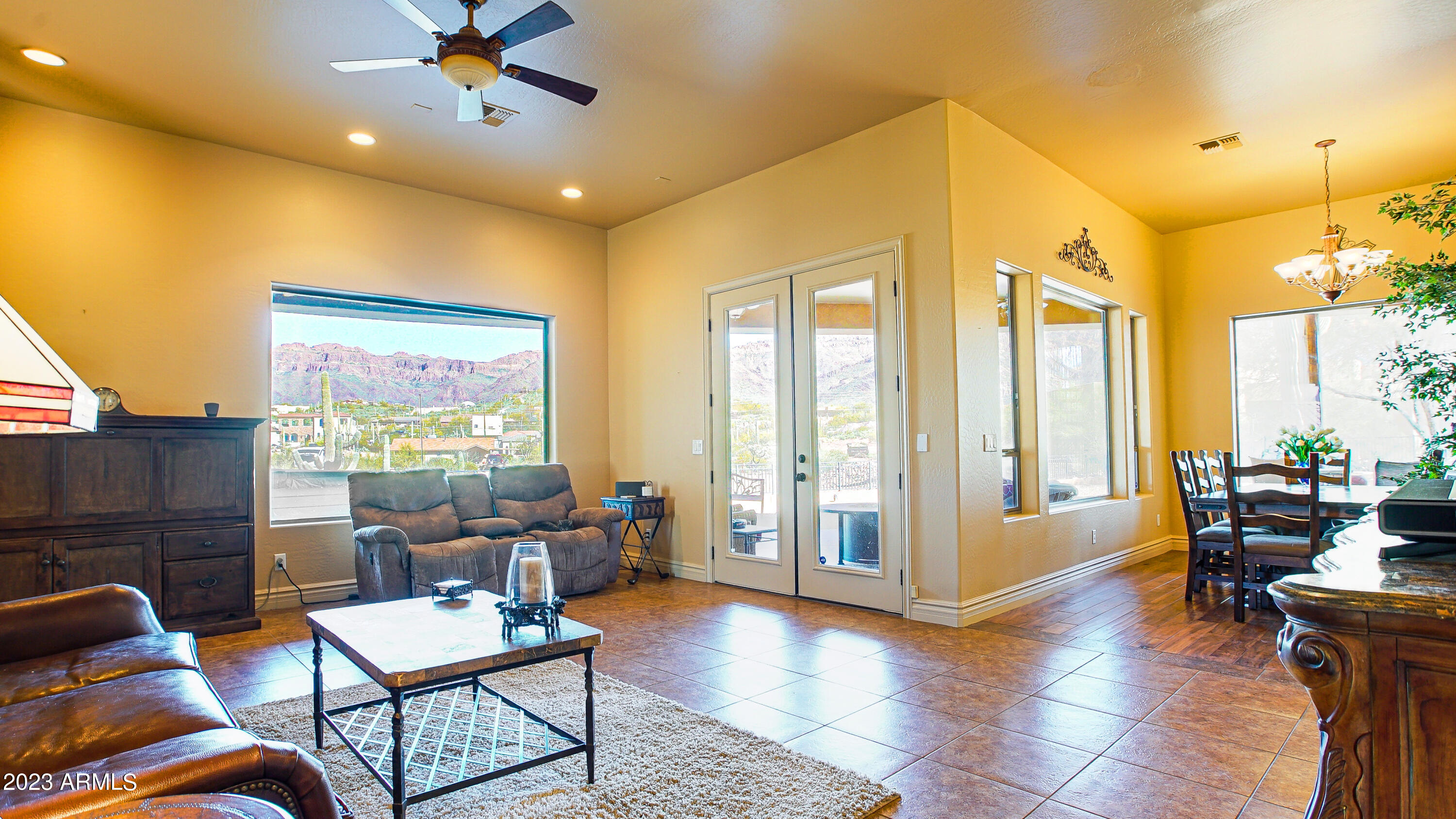 3926 South Falling Star Road Gold Canyon, AZ 85118 - Photo 2 of 45 Great room