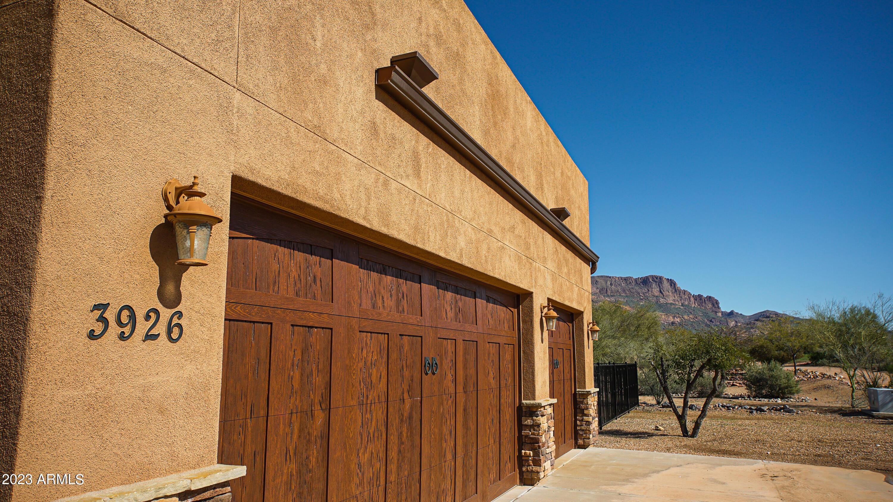 3926 South Falling Star Road Gold Canyon, AZ 85118 - Photo 9 of 45 Custom Garage Doors