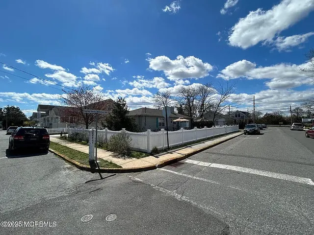a view of a terrace with sitting area