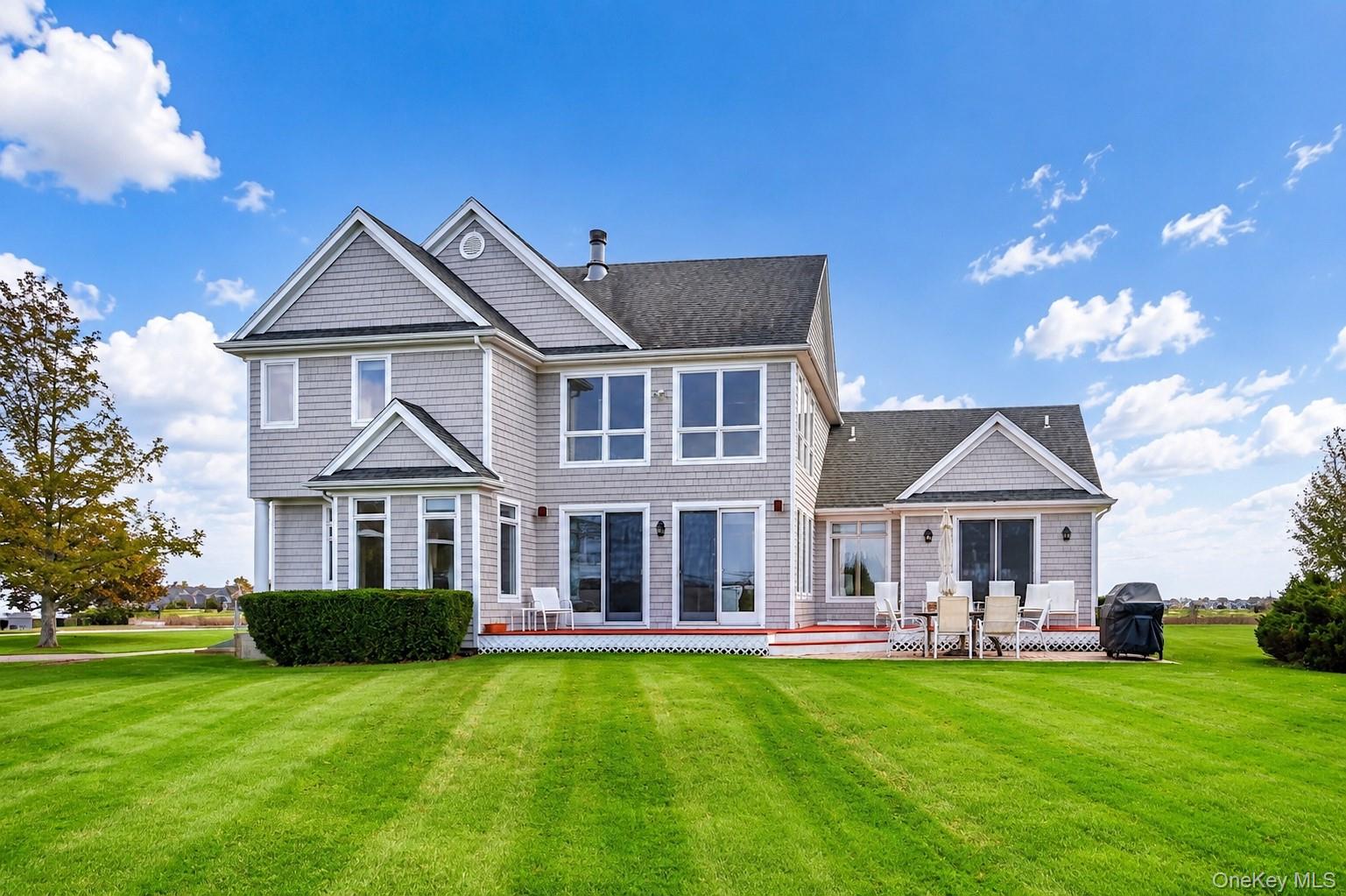 788 Reeves Avenue Riverhead, NY 11901 - Photo 4 of 24