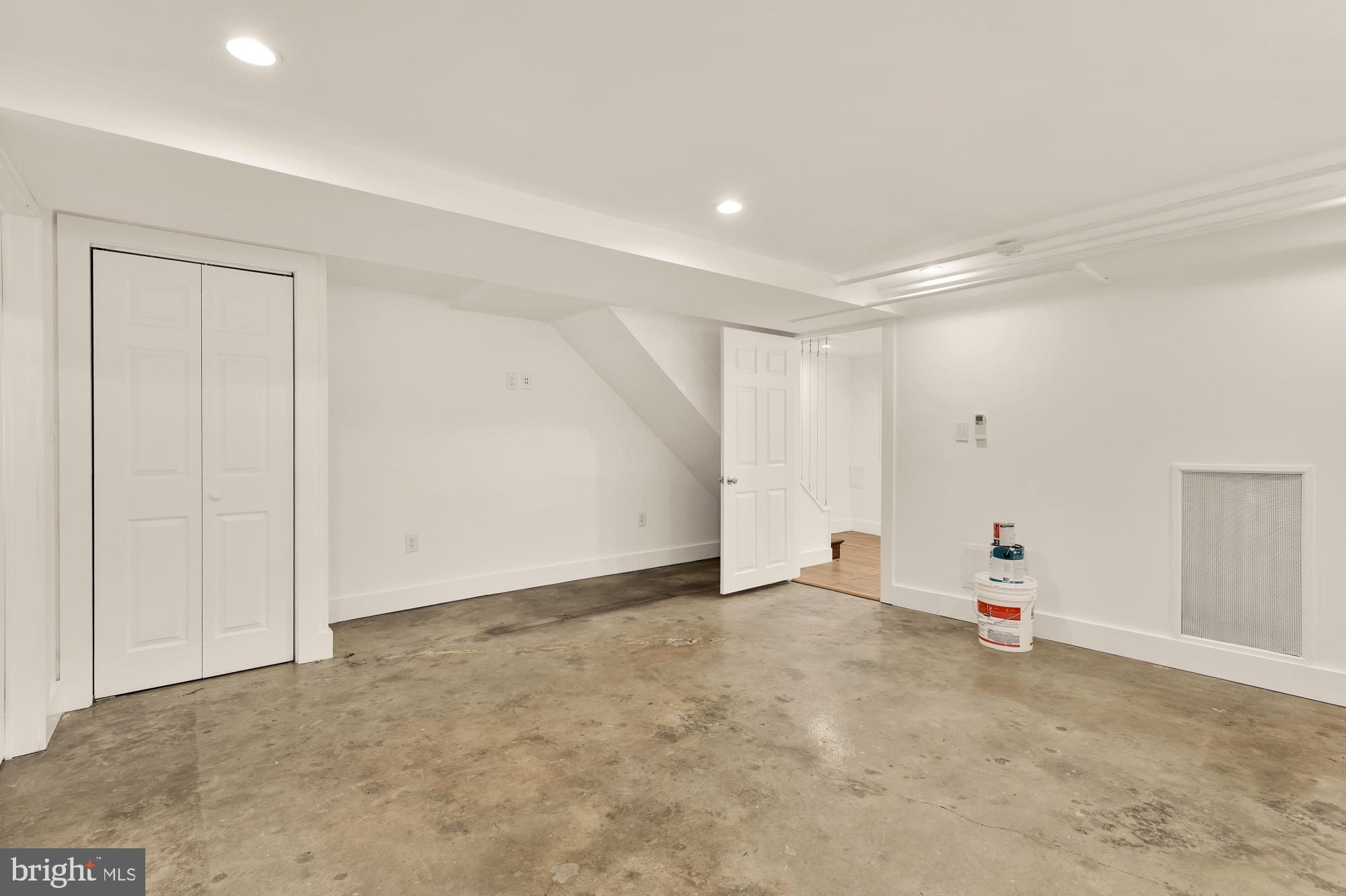 215 Hawaii Avenue Northeast Washington, DC 20011 - Photo 24 of 45 a view of empty room