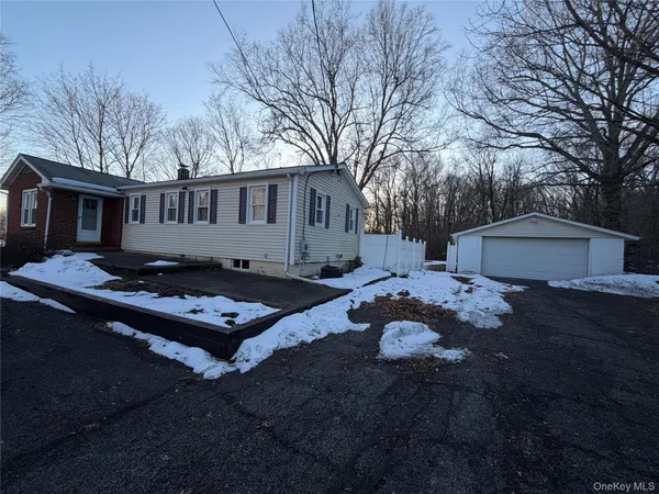 $2,500 | 218 Mt Airy Road, New Windsor, NY 12553