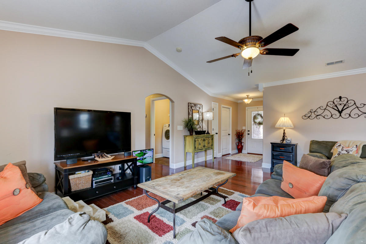 7651 Applecross Road Corryton, TN 37721 - Photo 3 of 20 Family Room