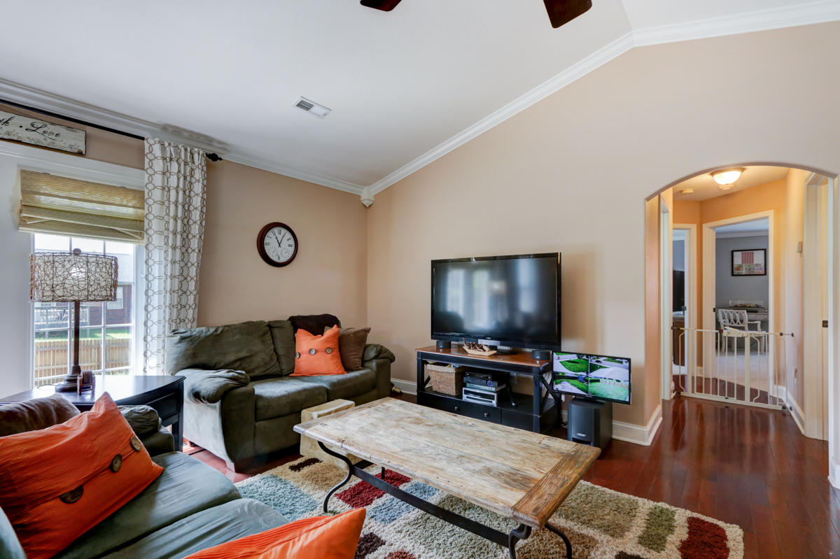 7651 Applecross Road Corryton, TN 37721 - Photo 4 of 20 Family Room 2