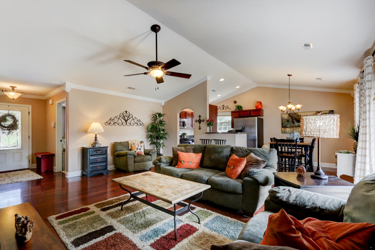 7651 Applecross Road Corryton, TN 37721 - Photo 5 of 20 Family Room 3