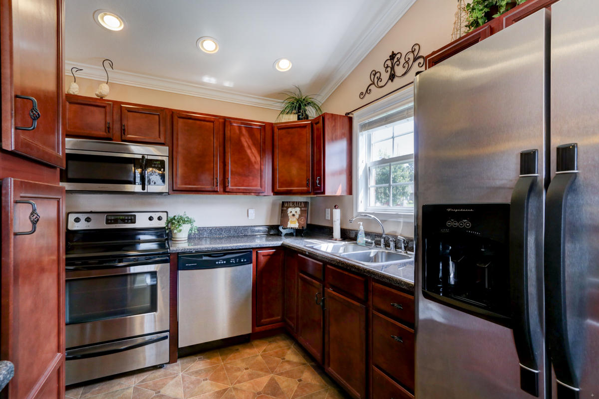 7651 Applecross Road Corryton, TN 37721 - Photo 6 of 20 Kitchen
