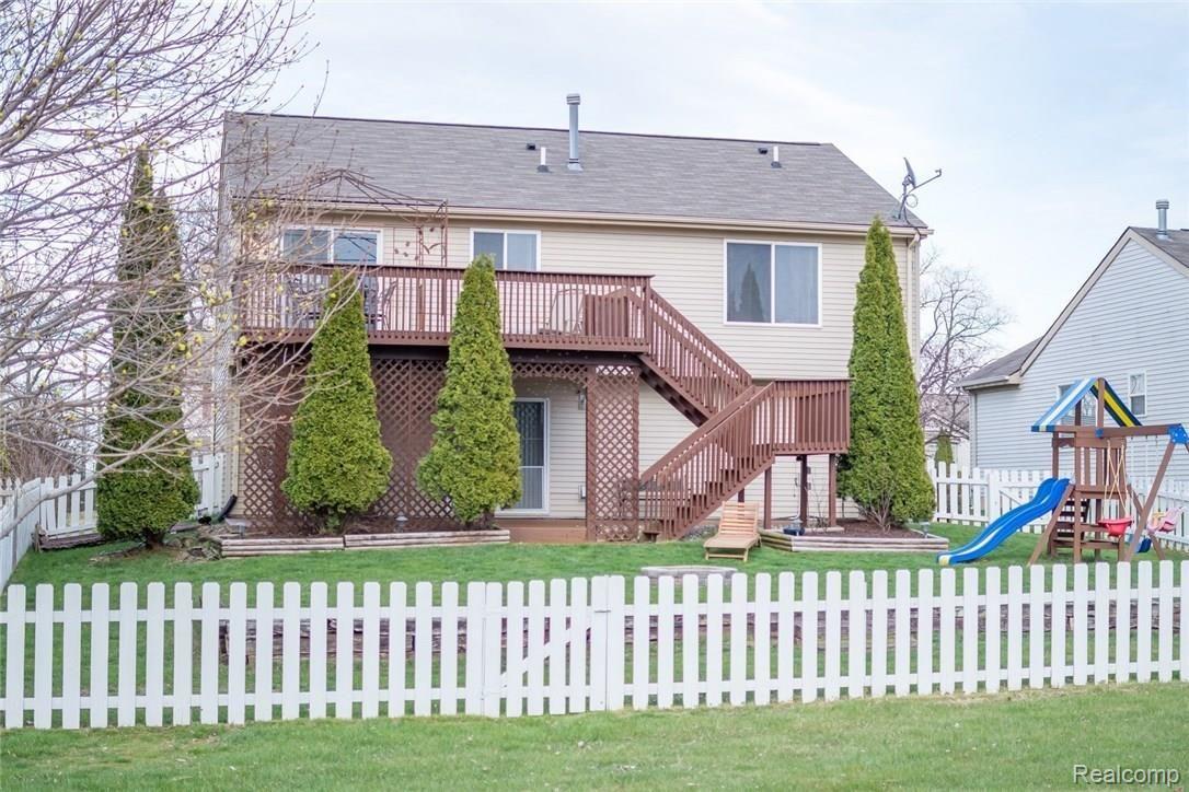 1671 Chelsea Circle Howell, MI 48843 - Photo 20 of 25 20.jpg