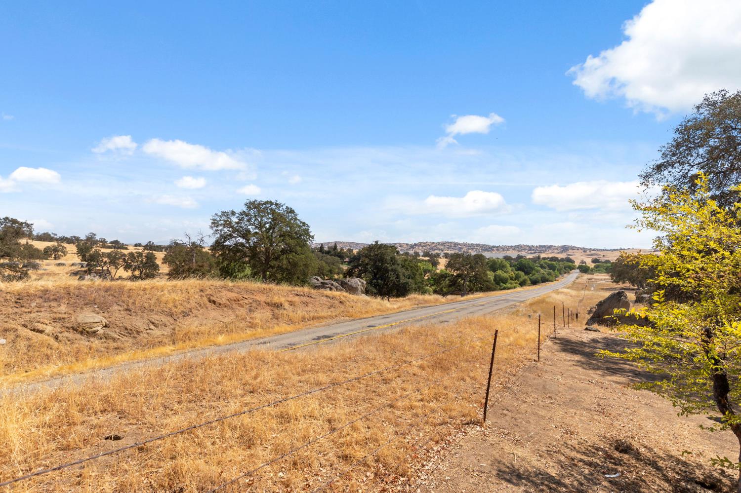 35670 Road 603 Raymond, CA 93653 - Photo 16 of 61 a view of an ocean and beach