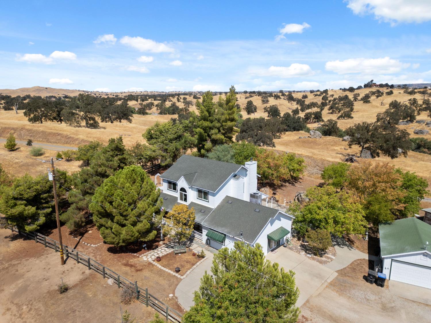 35670 Road 603 Raymond, CA 93653 - Photo 47 of 61 an aerial view of multiple house