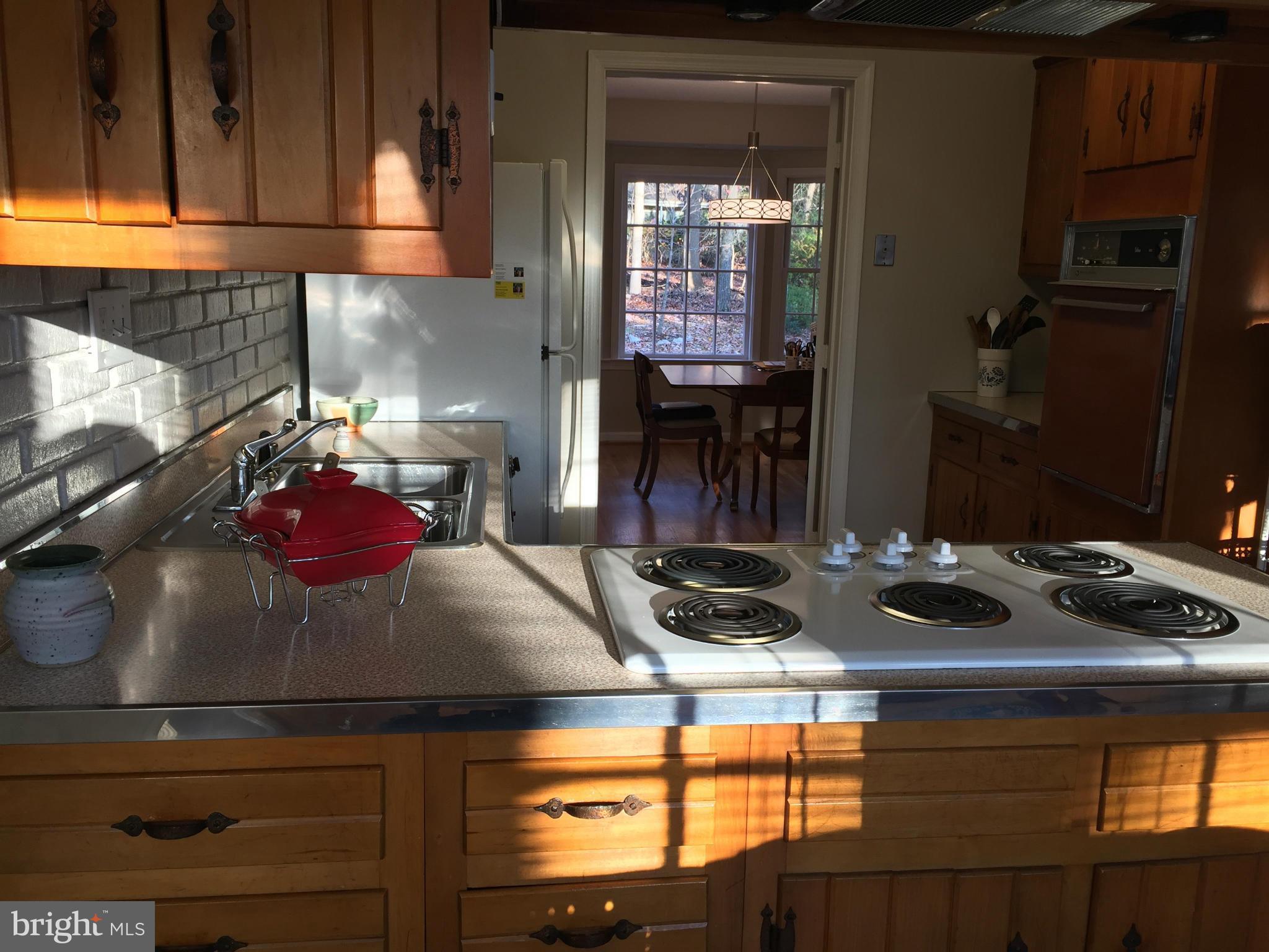 13601 Wendover Road Silver Spring, MD 20904 - Photo 6 of 30 Efficient galley Kitchen