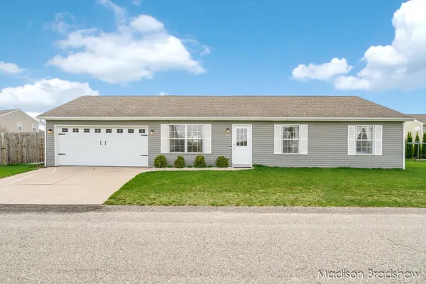 $299,900 | 11688 Bear Meadows Drive Southeast, Alto, MI 49302