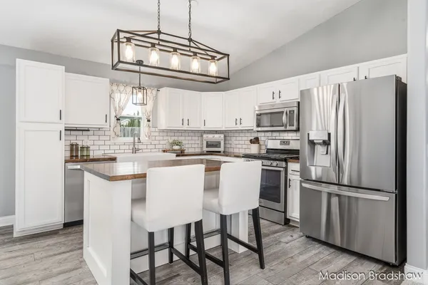 $299,900 | 11688 Bear Meadows Drive Southeast, Alto, MI 49302