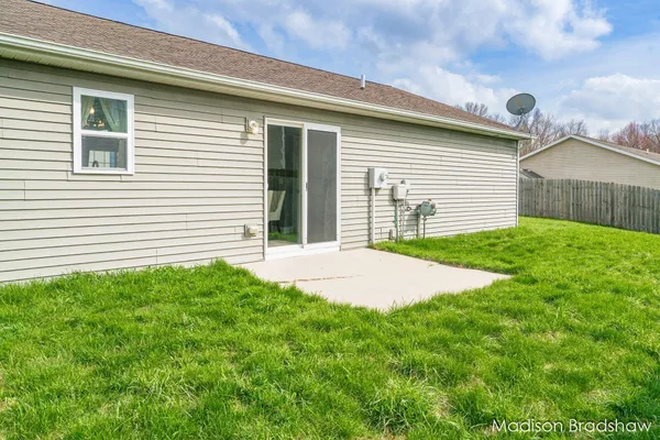 $299,900 | 11688 Bear Meadows Drive Southeast, Alto, MI 49302