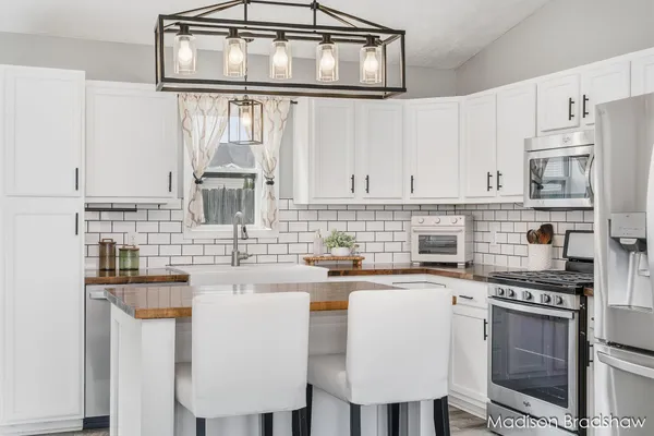 $299,900 | 11688 Bear Meadows Drive Southeast, Alto, MI 49302