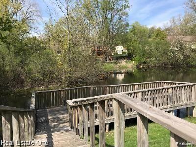 1372 Crescent Lane, Unit 301 Rochester, MI 48306 - Photo 40 of 41 Gallery Image 40