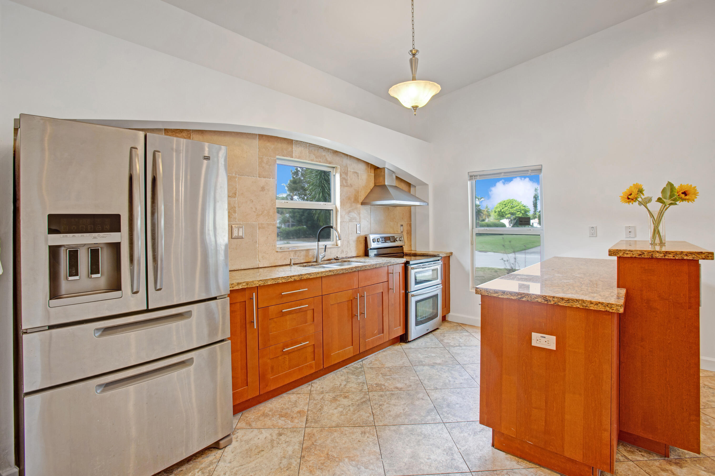 8291 Garden Gate Place Boca Raton, FL 33433 - Photo 8 of 45 kitchen
