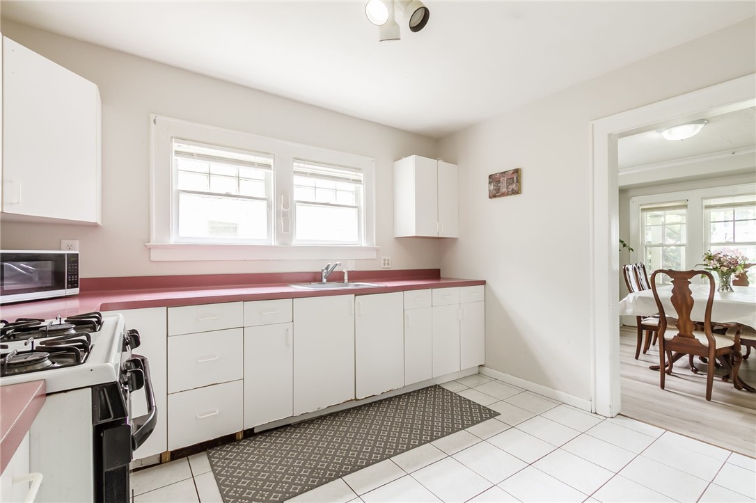 724 Woodbine Avenue Rochester, NY 14619 - Photo 8 of 13