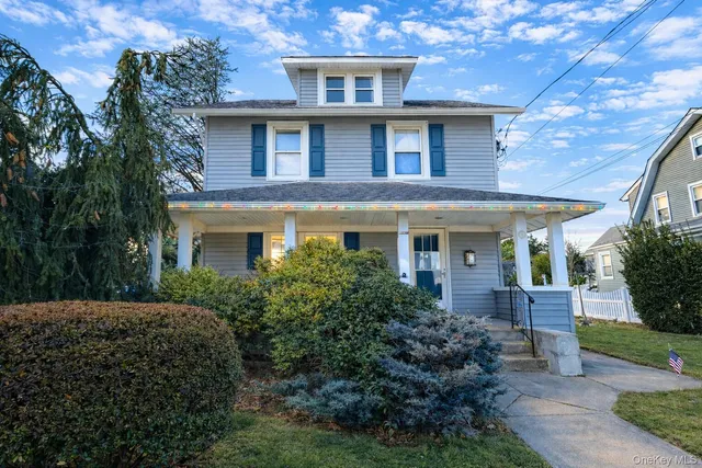 $949,000 | 226 North Forest Avenue, Rockville Centre, NY 11570