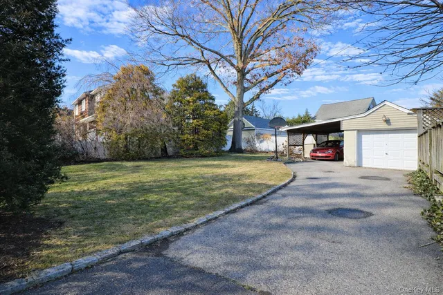 a view of outdoor space yard and deck