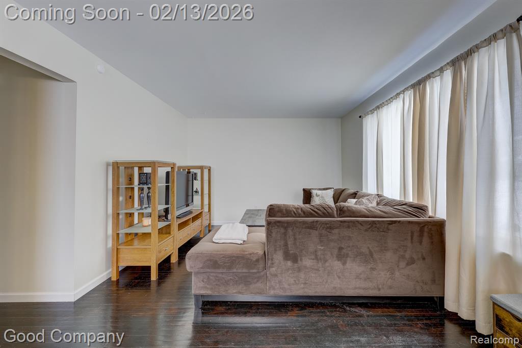 2863 Columbia Road Berkley, MI 48072 - Photo 4 of 34