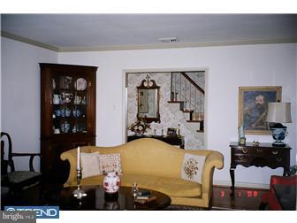 1817 Sharon Road Jenkintown, PA 19046 - Photo 4 of 12 Living Room