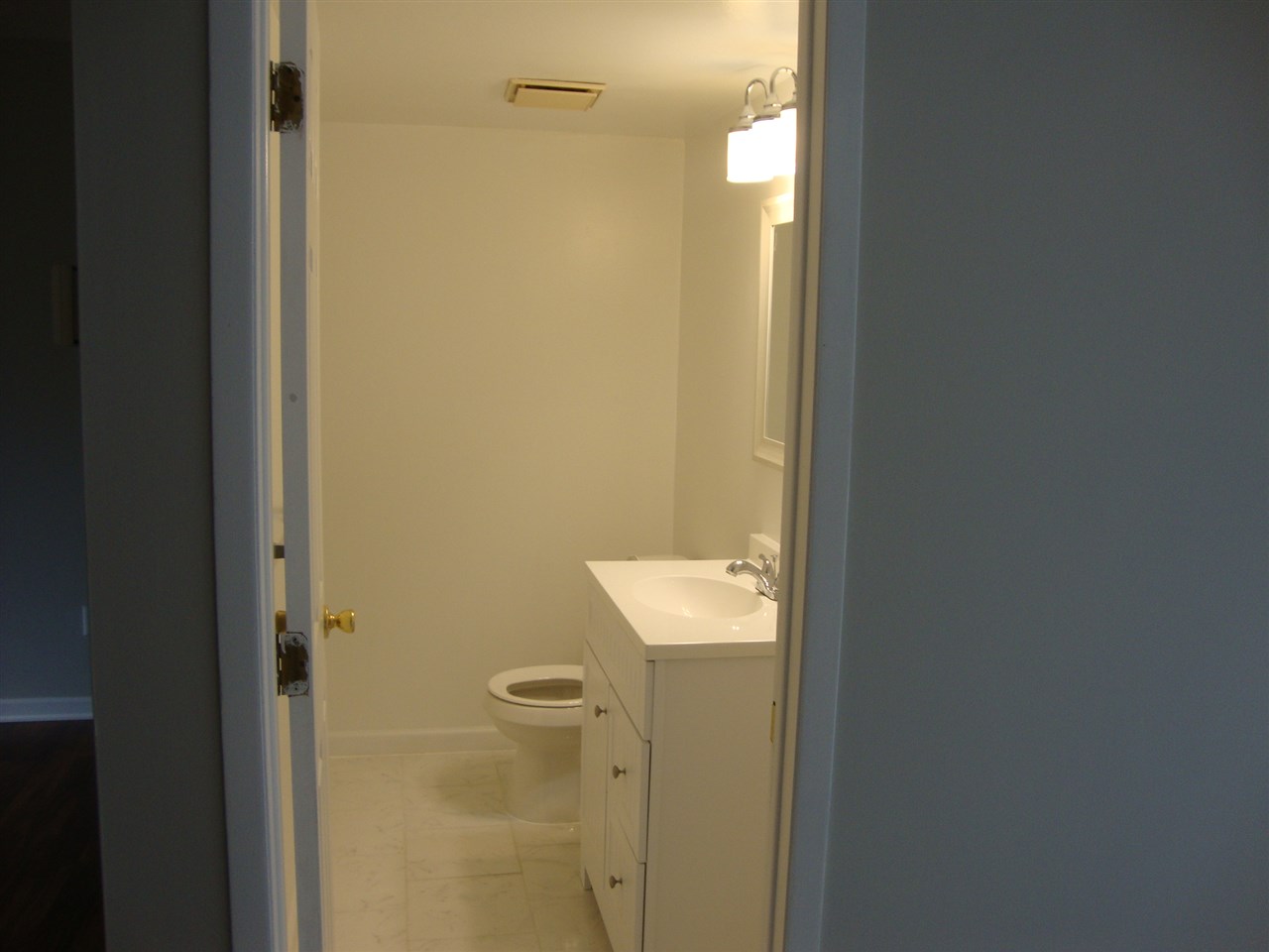 24678 Chalk Farm Road North Warren, MI 48091 - Photo 8 of 37 31391860-7.JPG