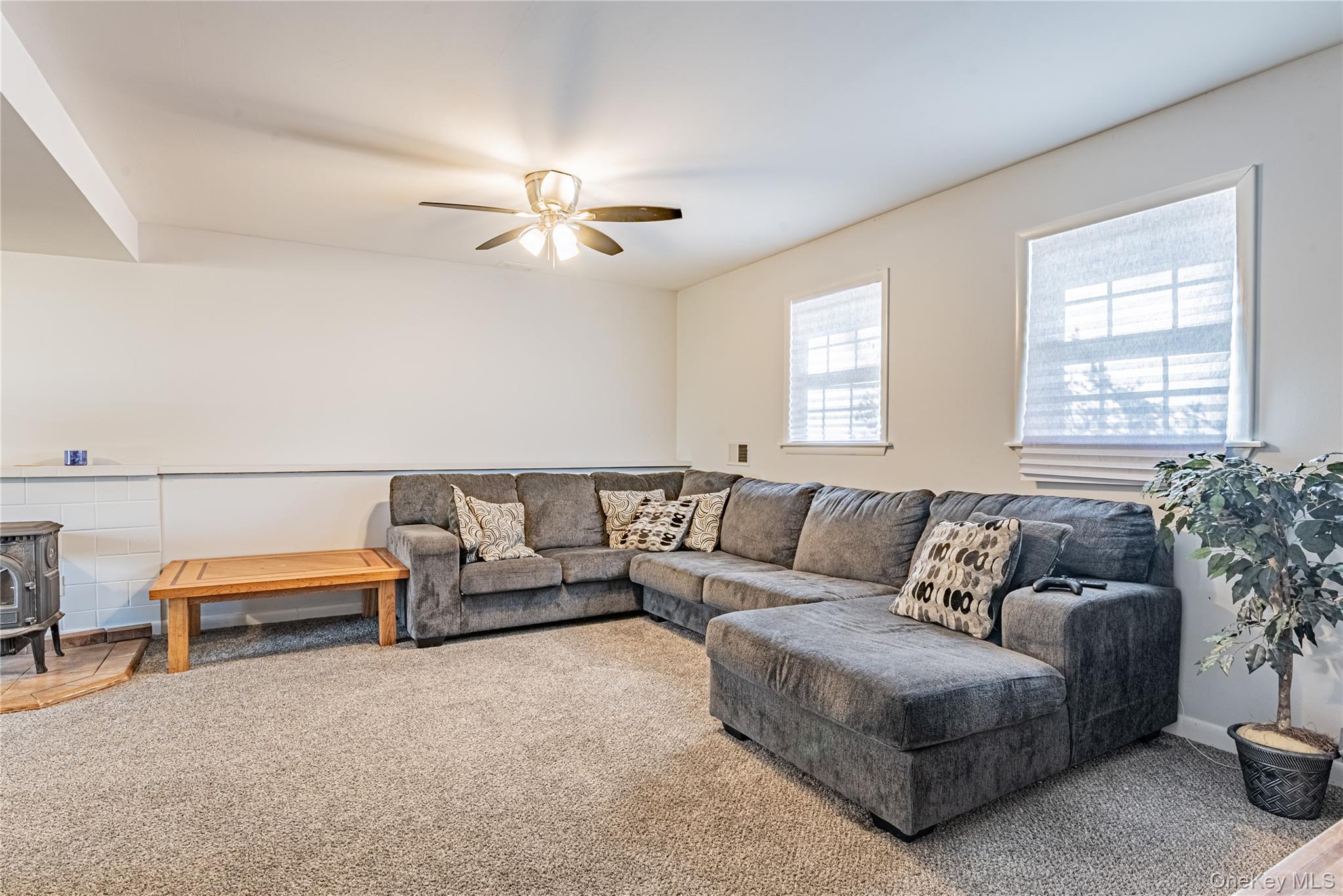 105 Oak Ridge Road Hopewell Junction, NY 12533 - Photo 23 of 32 a living room with furniture