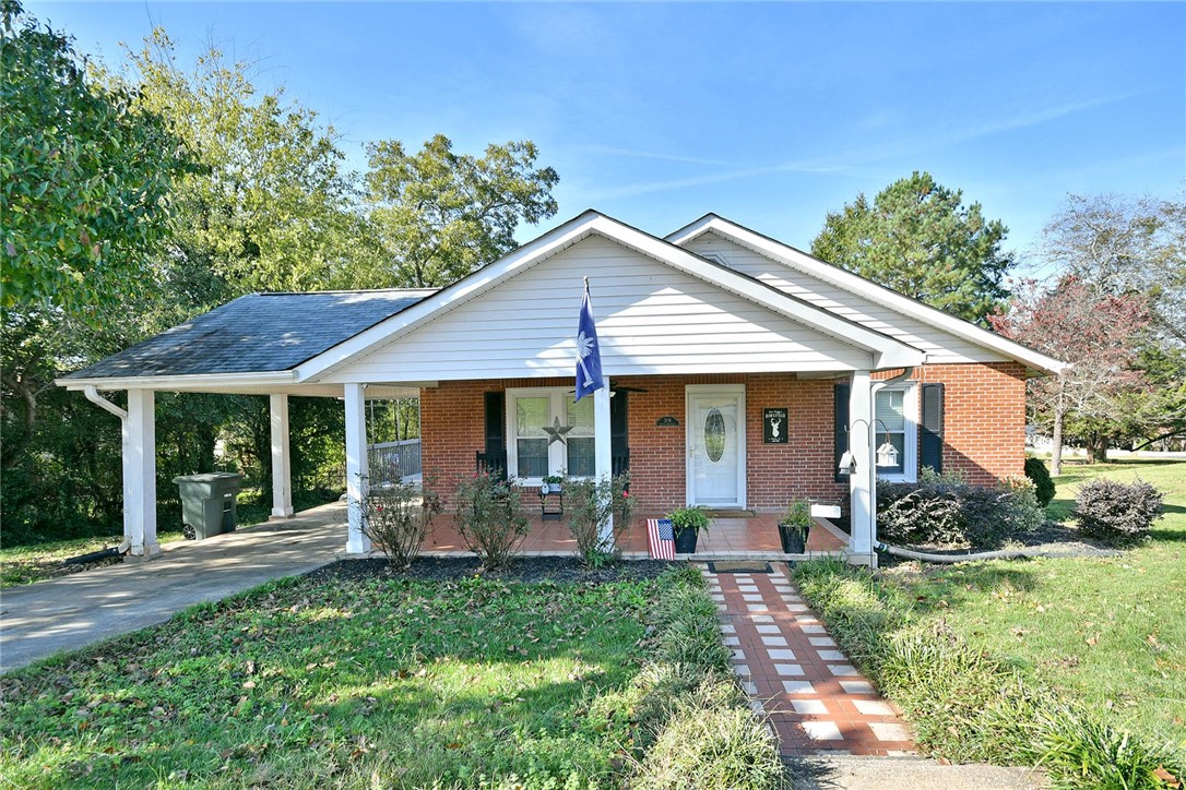 306 North Chestnut Street Seneca, SC 29678 - Photo 1 of 40